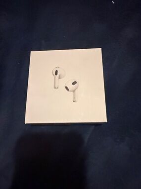 Apple White Earbud Headphones